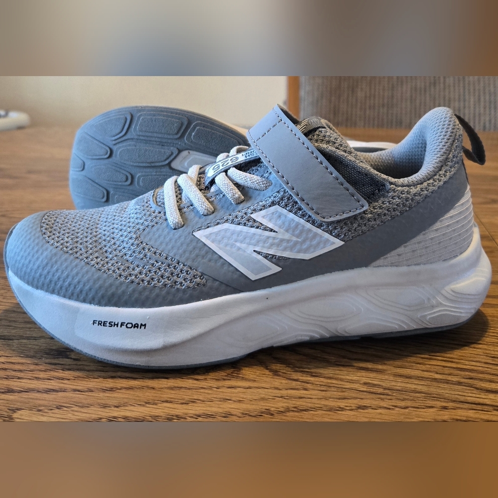 New Balance Kids Sneakers in Gray and White